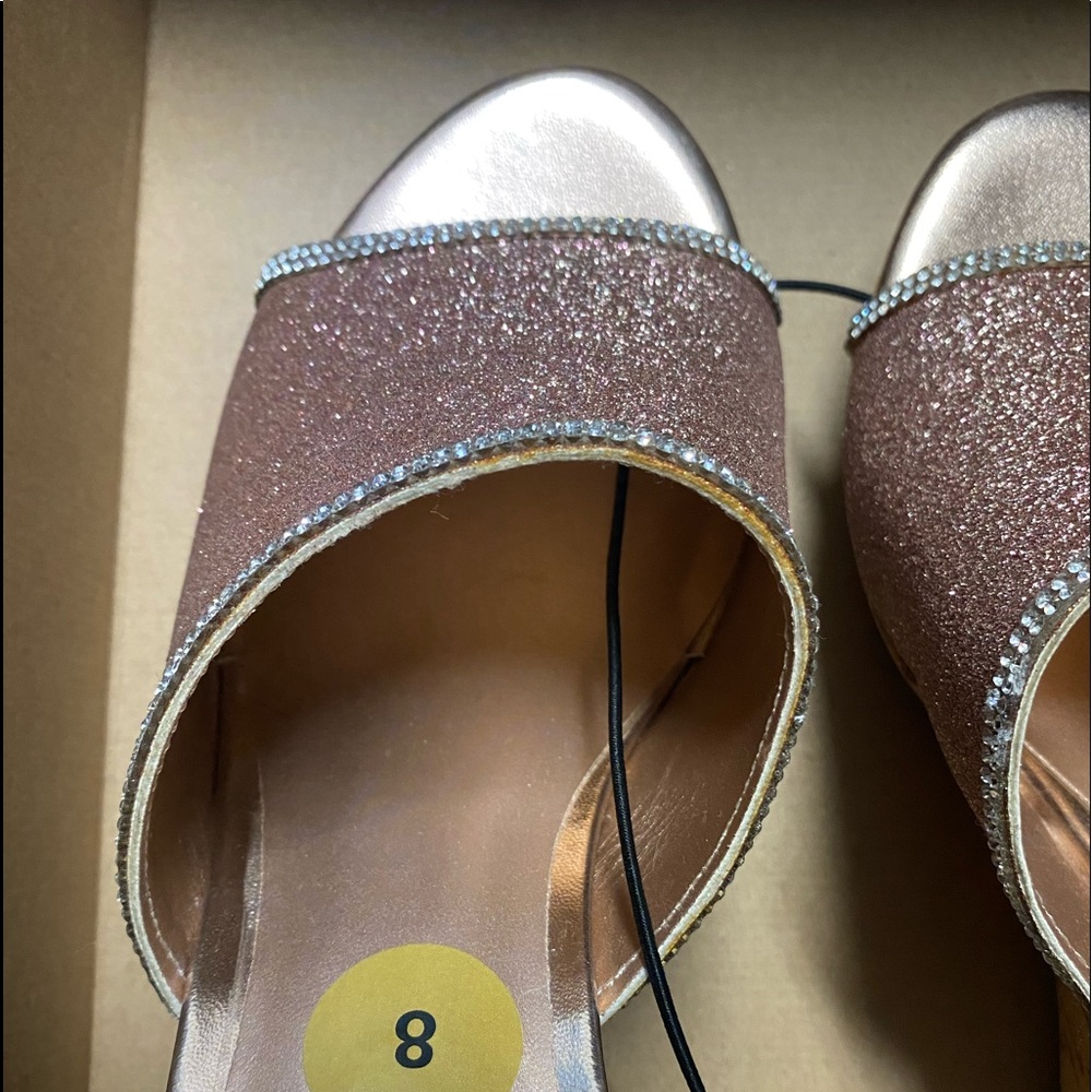 Fabulous Guess slip on wedges! 🔥🔥🔥 - Picture 5 of 5